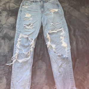 American Eagle, mom jeans